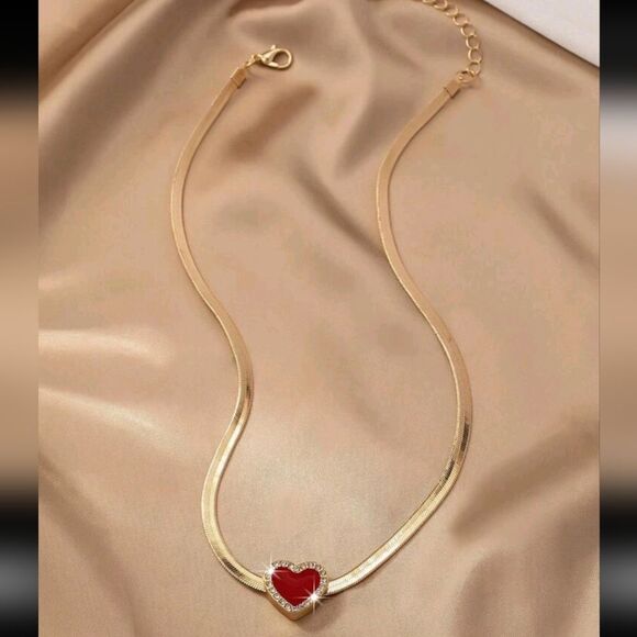 A Snakeskin Chain Heart Set With Rhinestones Oil Drop Pendant - Picture 6 of 6